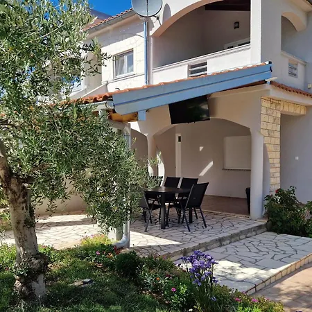 펜션 3 Bedroom Cozy In *