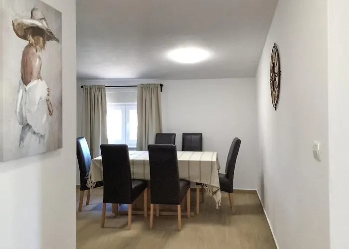 3 Bedroom Cozy In