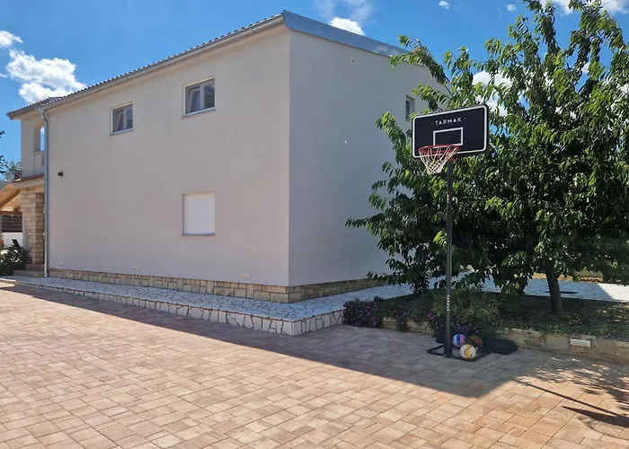 펜션 3 Bedroom Cozy In *