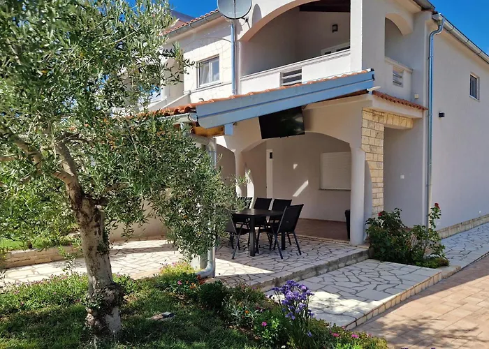 펜션 3 Bedroom Cozy In *