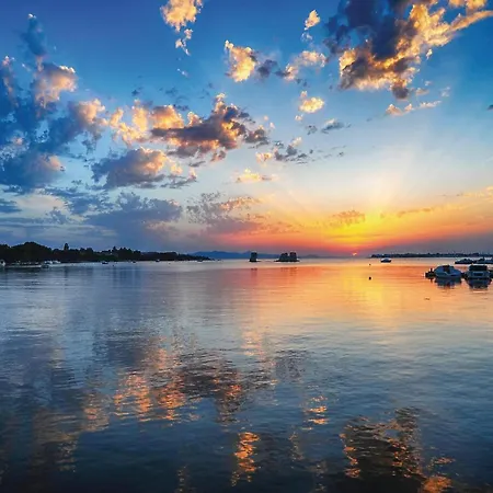 Prázdninový dům 3 Bedroom Cozy In Sukosan *