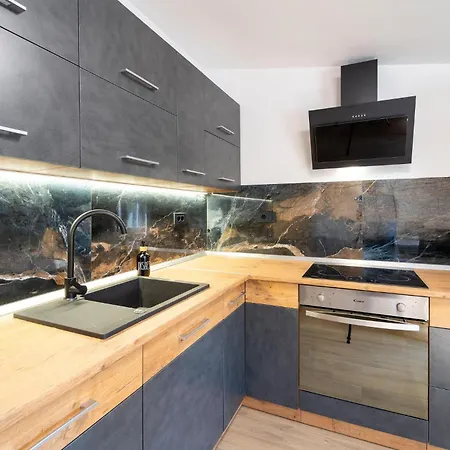 Prázdninový dům 3 Bedroom Cozy In Sukosan