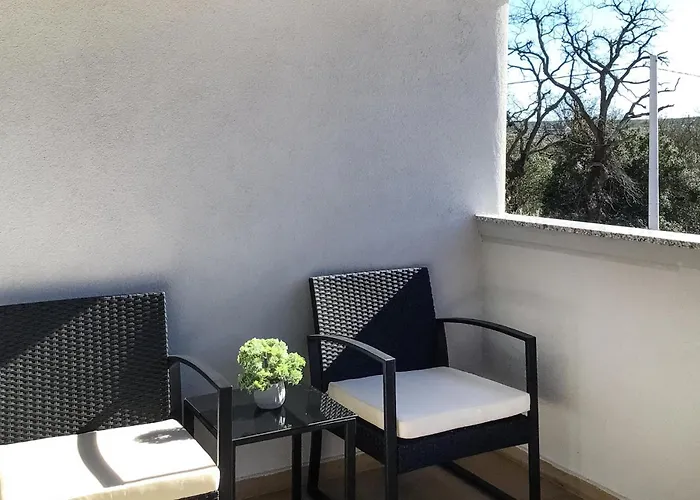 3 Bedroom Cozy In * Сукошан