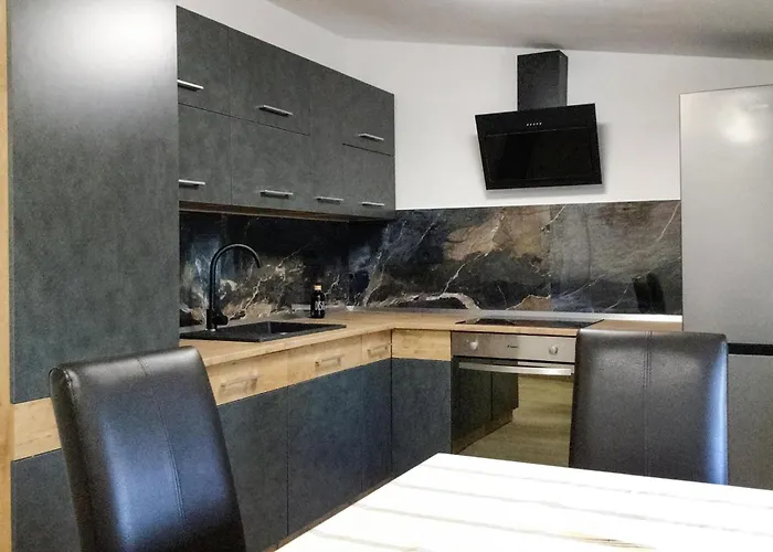 3 Bedroom Cozy In Сукошан