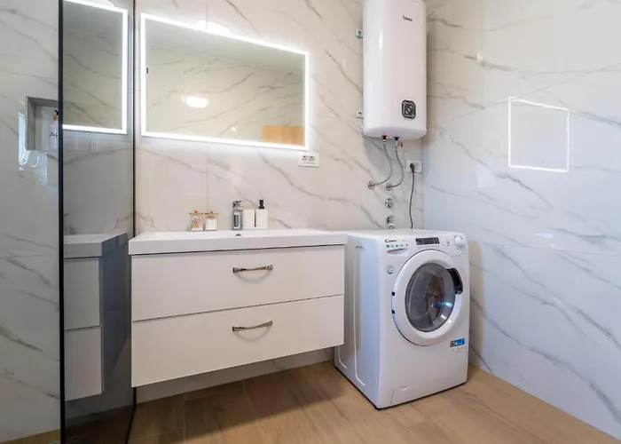 3 Bedroom Cozy In *