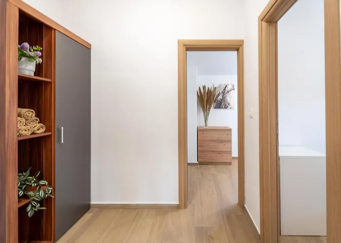 3 Bedroom Cozy In *